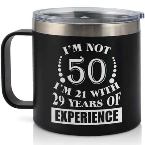 Blumuze “50th Birthday Gifts for Men Women” is a black travel coffee mug with lid, ideal for gifting on a 1973 birthday. Suitable for dad, mum, wife, husband, and friends. It holds 14oz and guarantees insulation.