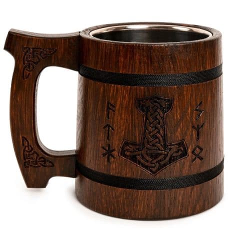 Teslyar Oak Wood Beer Mug – Thor Mug | Beer Gifts for Men’s Birthday – Viking Gifts for Men | Perfect Xmas Gifts for Men with Everything | Stainless Steel Tankard – Thor Hammer and Runes, 0.6L.