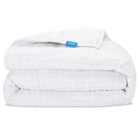 Luna’s Weighted Blanket is a breathable, premium-quality, 100% Oeko-Tex certified cotton cooling blanket. This soft blanket is ideal for mothers and men, weighing 17lbs, and fits a queen-sized bed measuring 60″ x 80″. It comes in a stylish grey and white boxed packaging.