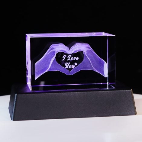 Personalised Heart in Hands Crystal Ornament, Engraved 3D Keepsake for Couples on Special Occasions and Valentine’s Day.