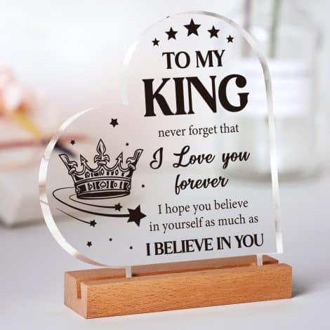 Gifts for the boyfriend: Heart-shaped acrylic plaque, ideal for his birthday or anniversary, and other occasions.