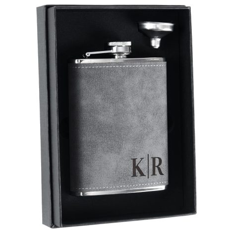 Customizable Gentlemen’s Hip Flask, Personalised Faux Leather Liquor Flask, Engraved Stainless Steel 8 oz Flask for Celebrations.