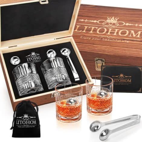 Men’s Whisky Present Pack with 2 Whisky Tumblers, 2 Whisky Spheres, Ice Tongs, all in a Wooden Box. Ideal for special occasions.