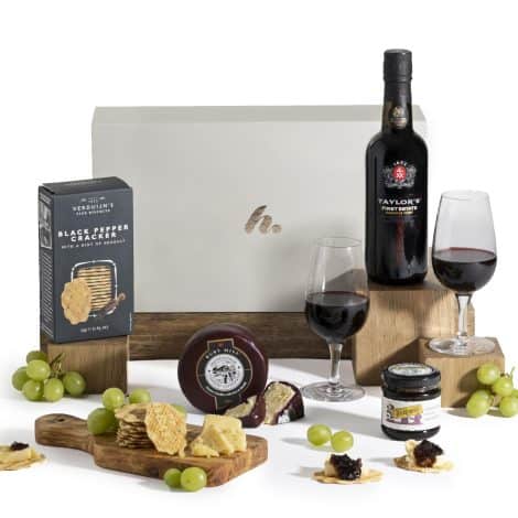 Traditional British Port and Cheese Present Basket – Cheese Selection Gift Set with Port – Cheese and Port Basket Collection