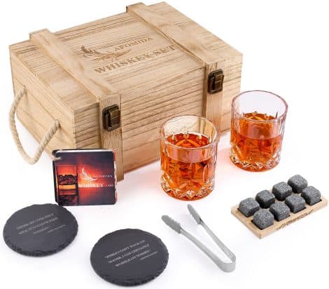 British English Paraphrase: Whisky Tumblers and Stones Set- Ideal Present for Men, Husband, Dad with 8 Whisky Ice Rocks, 2 Glasses, Coasters, Tongs, Cocktail Recipes & Traditional Wooden Box.