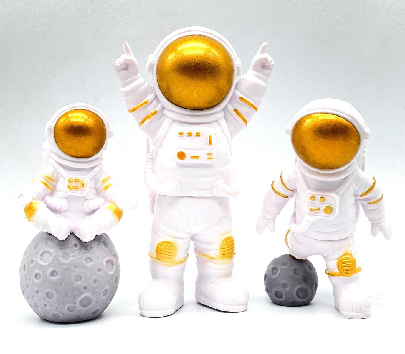 3 Pcs Astronaut Cake Topper, Spaceman Cake Decorations, Mini Set Astronaut Decor Figurines, for Kids Birthday Shower Astronaut Theme Party Supplies (Golden)